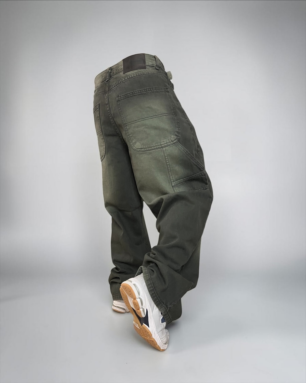 Baggy tono especial “verde ocre”